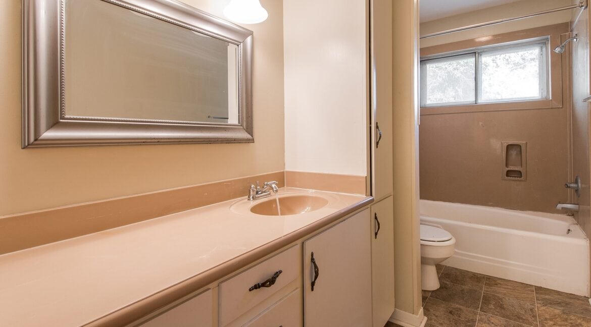 10-Extra-Bathroom-4841-scaled