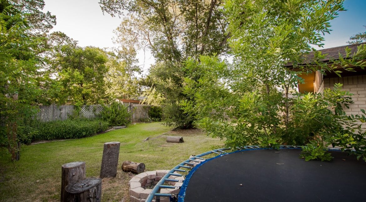 12-Backyard-4857-scaled