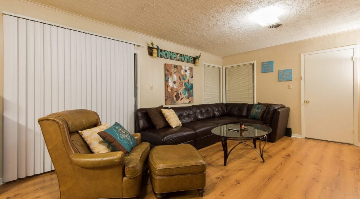 02-Living-Room-8191-min