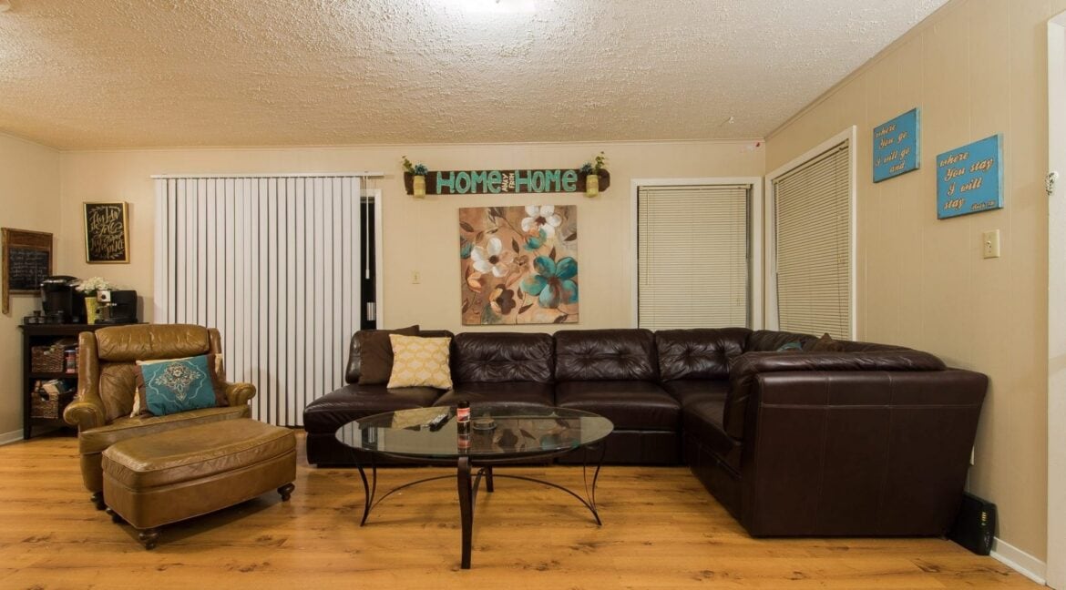 02-Living-Room-8192-min