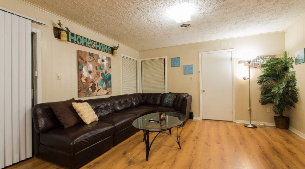 02-Living-Room-8193-min