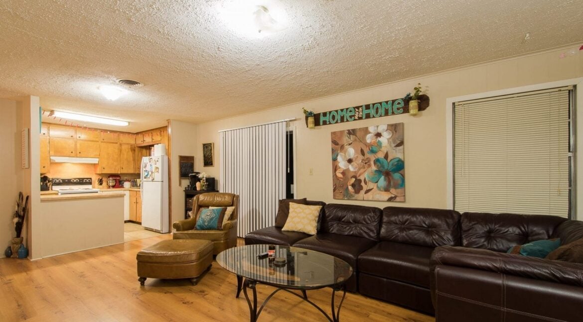 02-Living-Room-8199-min