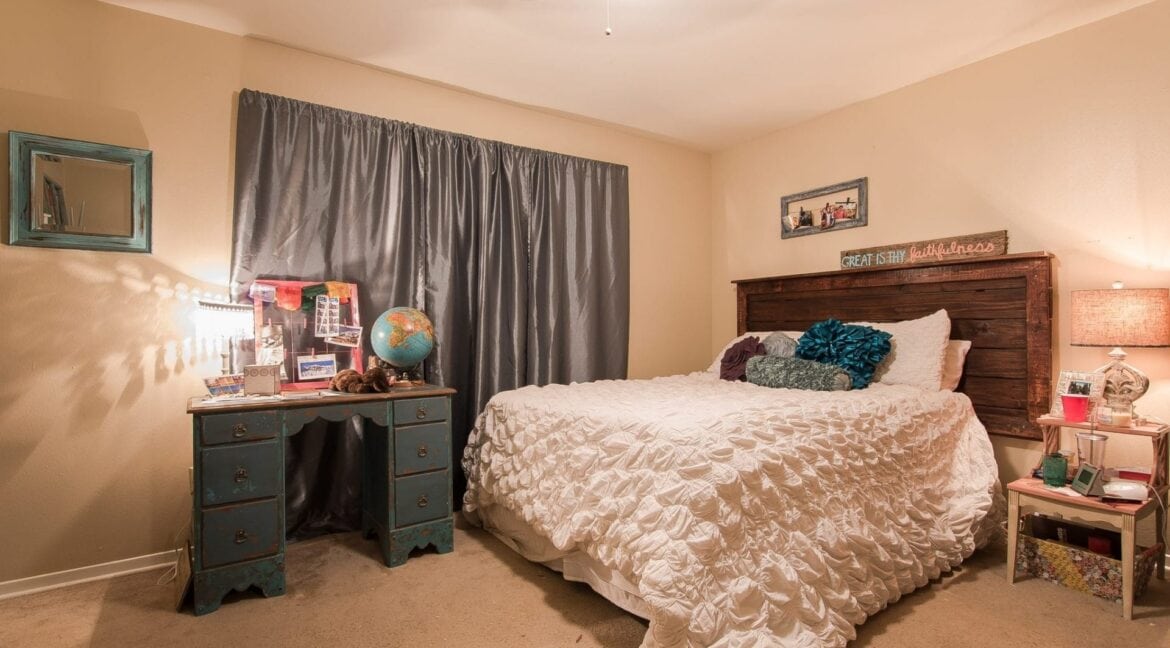 04-Bedroom-1-8210-min