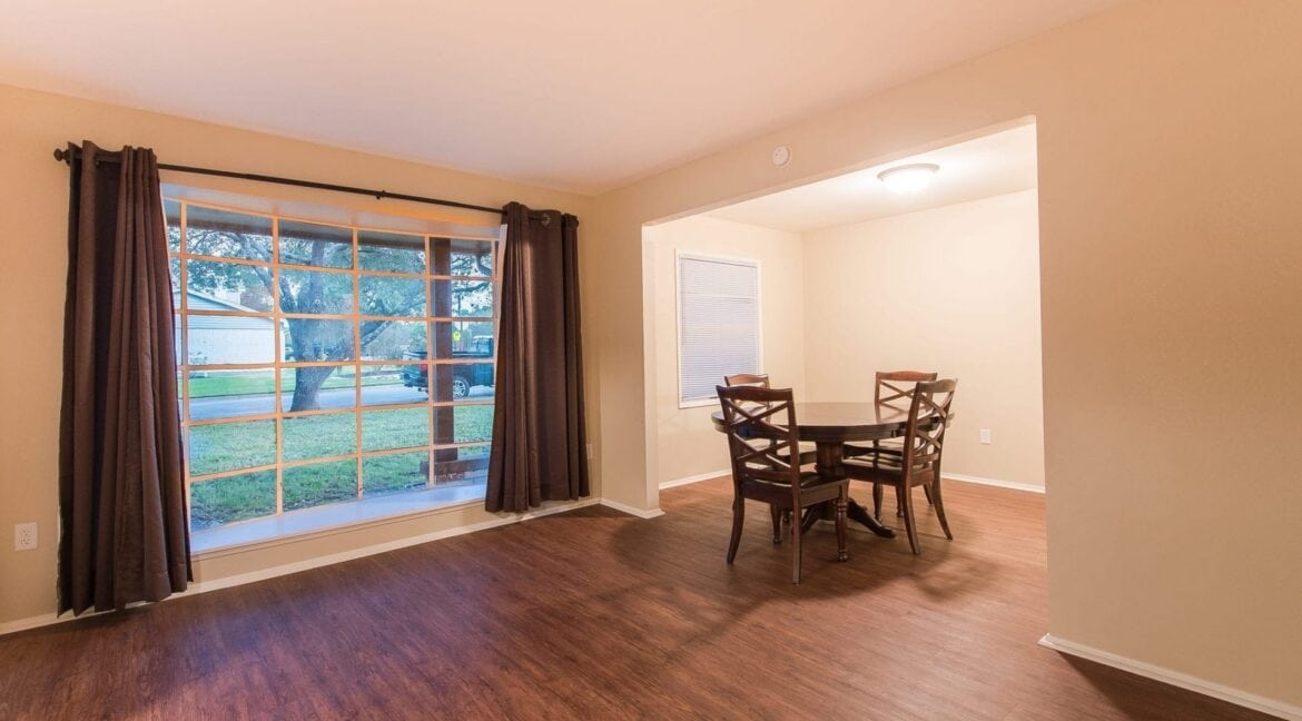 02-Living-Room-and-Dining-Room-8078-min-1