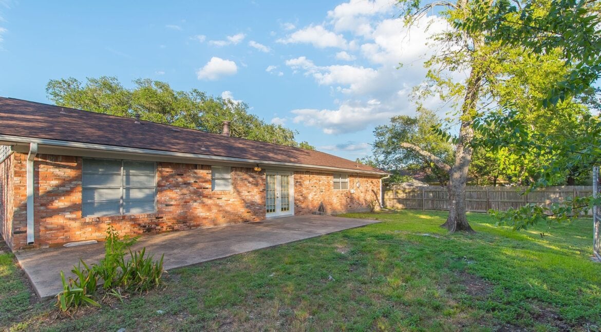 11-Backyard-1384-scaled