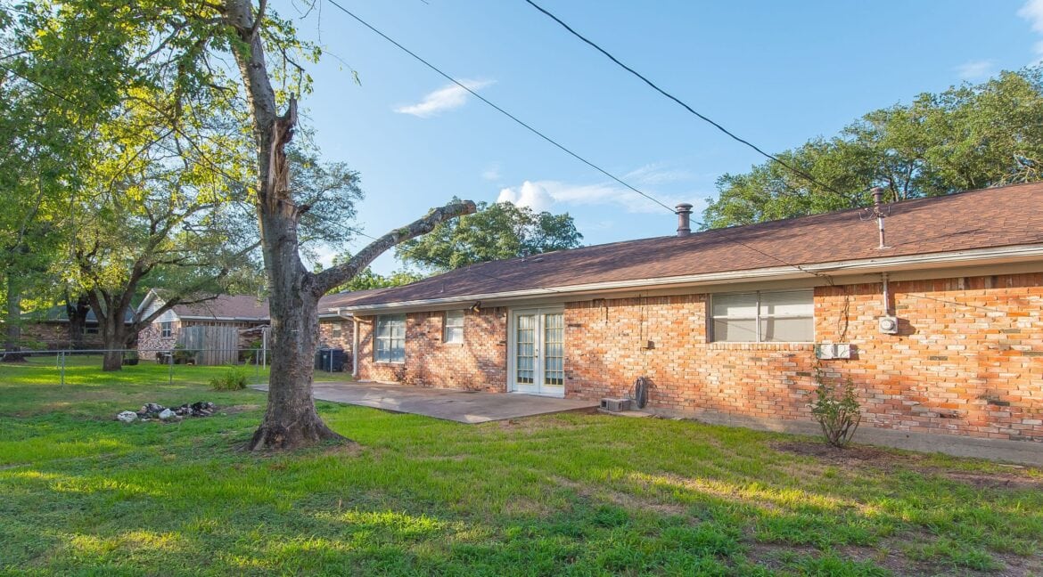 11-Backyard-1385-scaled