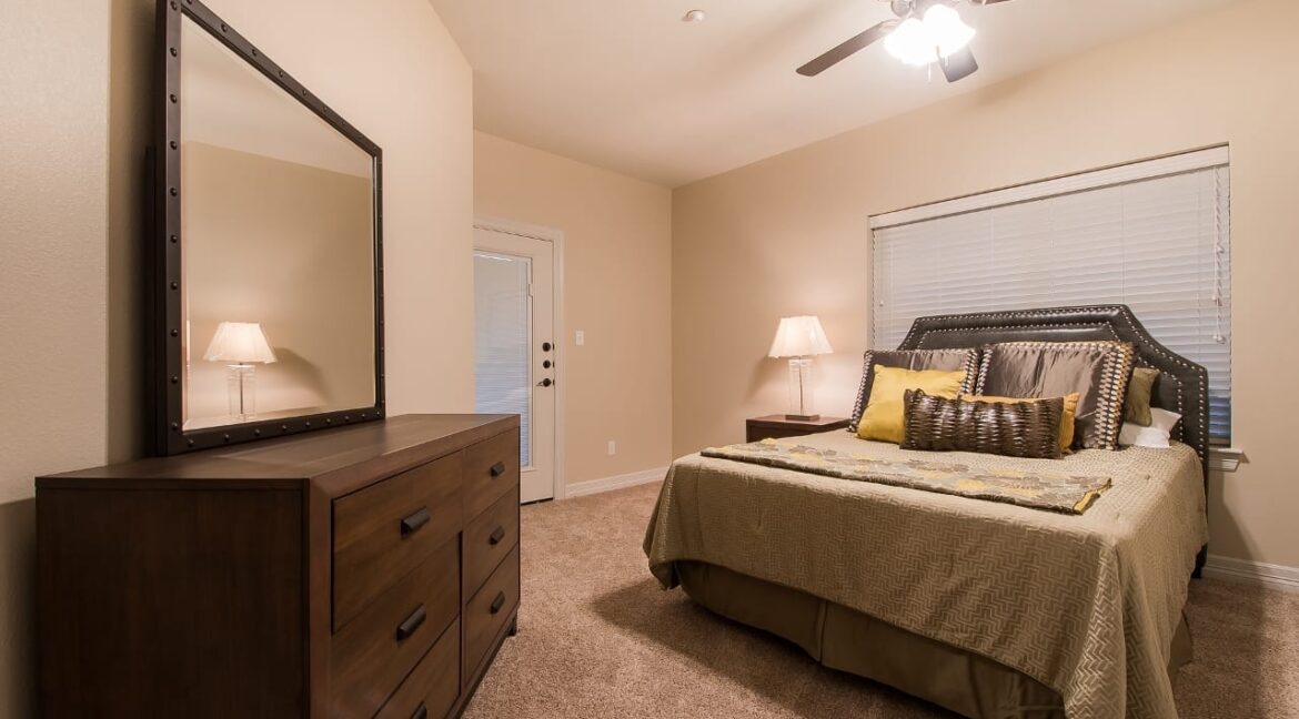03-Bedroom-1-2421-1280x859