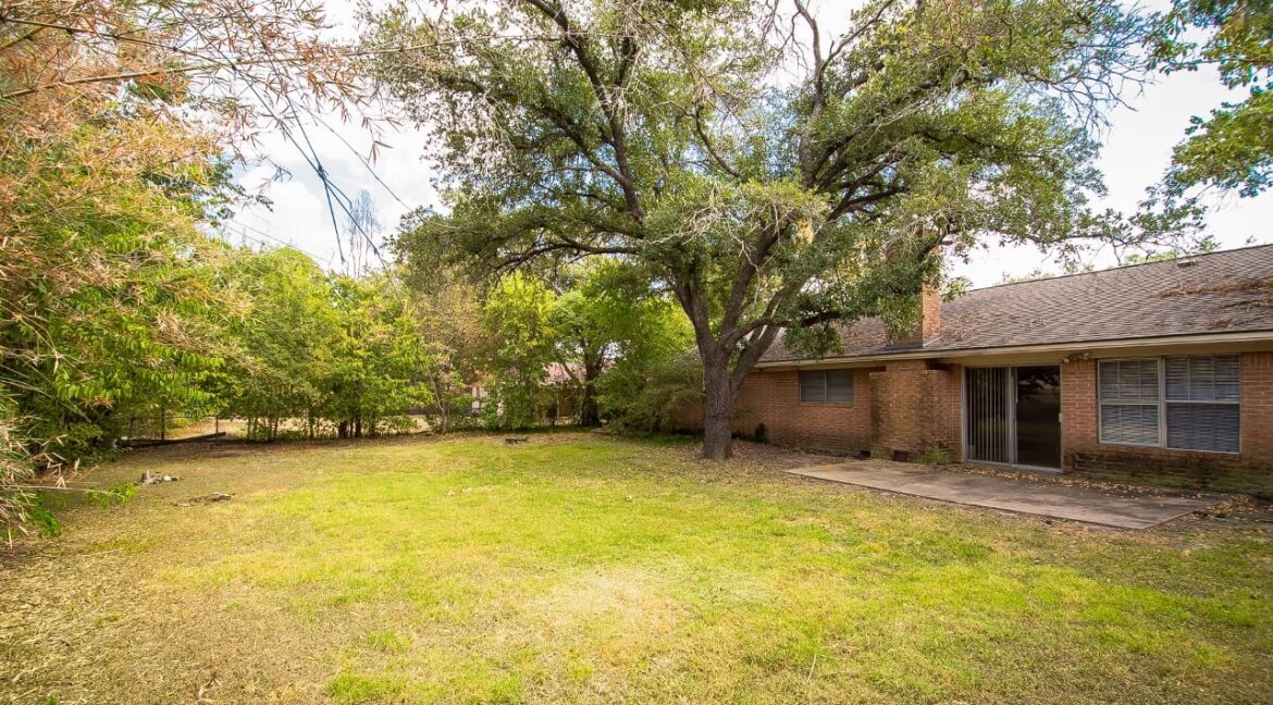12-Backyard-5385-1280x876-1