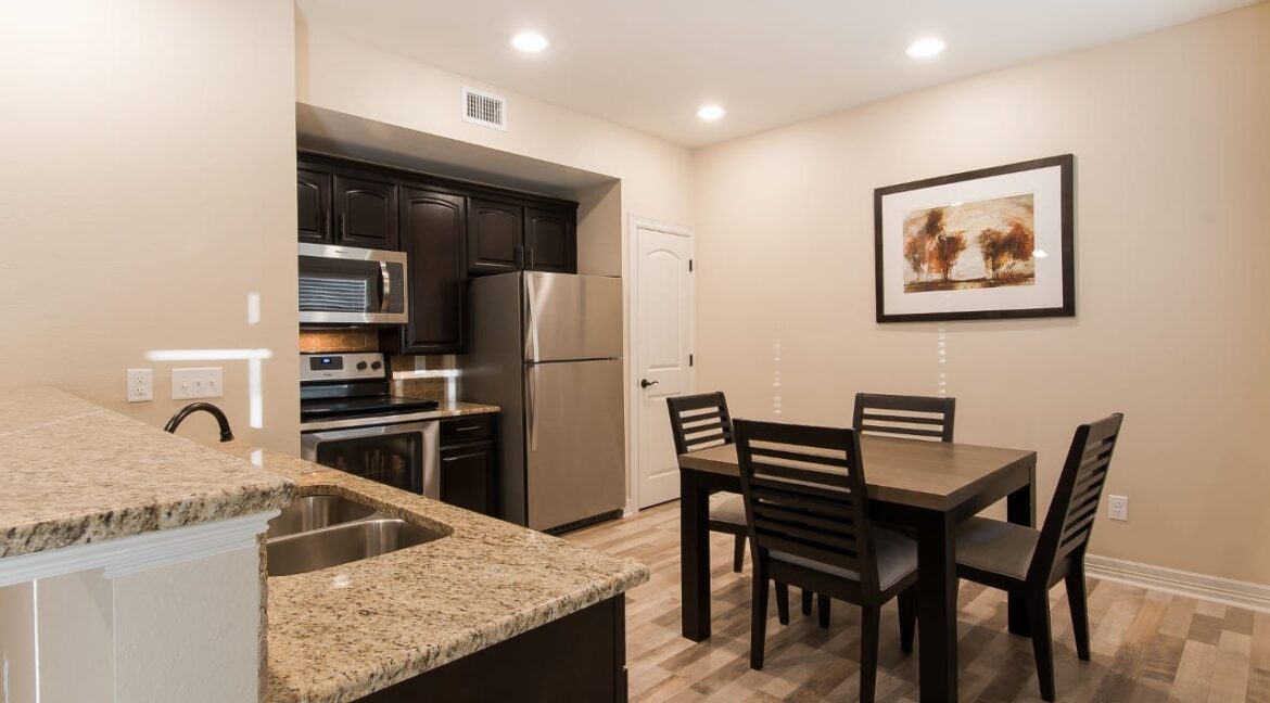 02-Kitchen-and-Nook-2342-1280x853